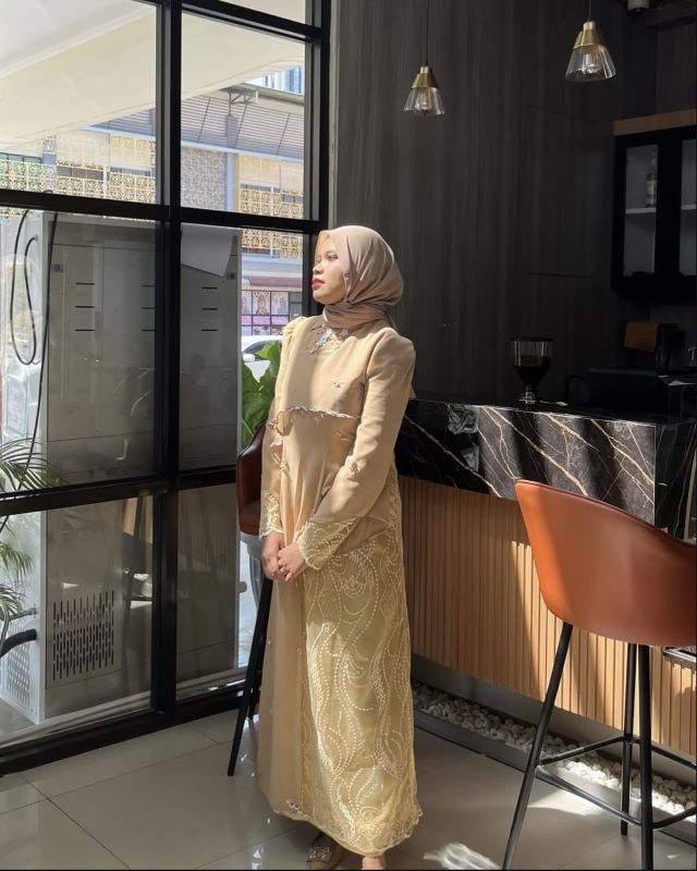 Gamis Elegan Gold Aura